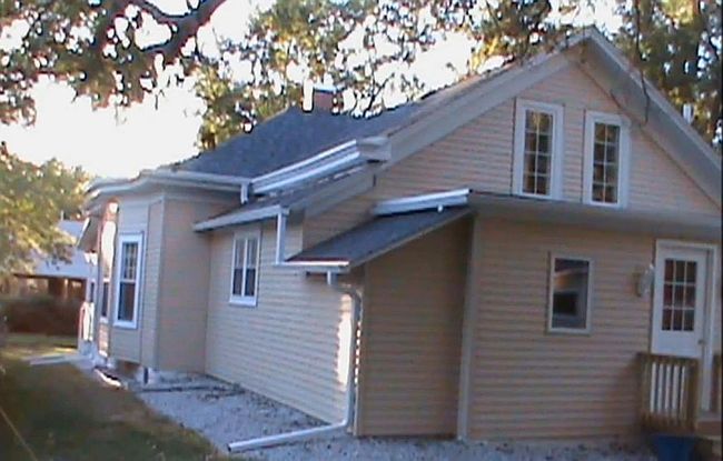 Photo of 618 N High St