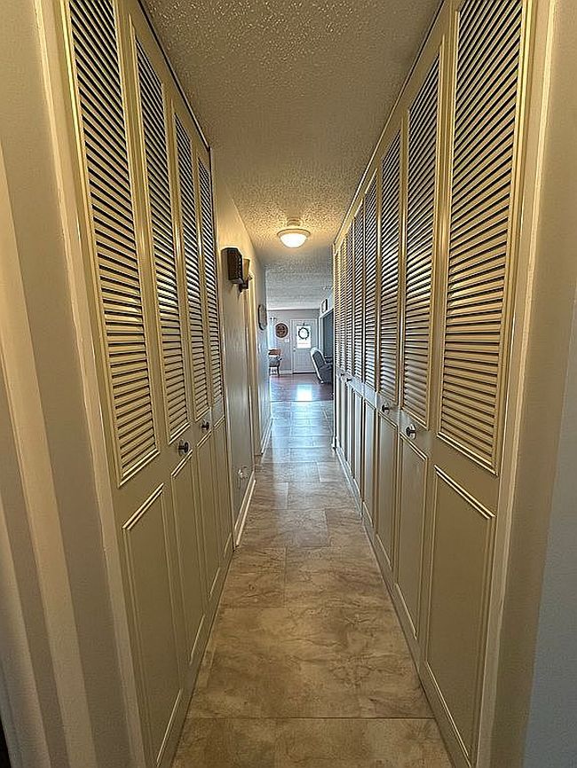 Image of 2300 Count Turf Dr
