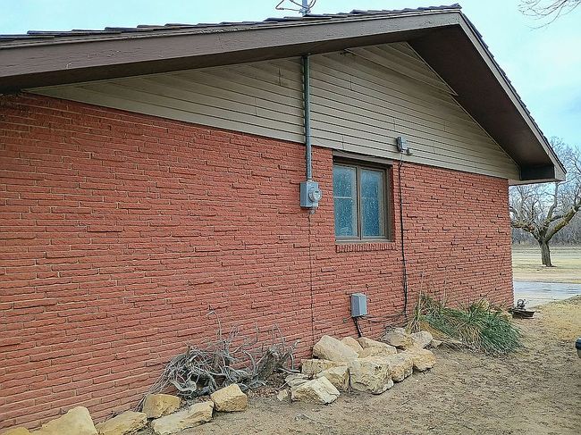Image of 616 W 1st St