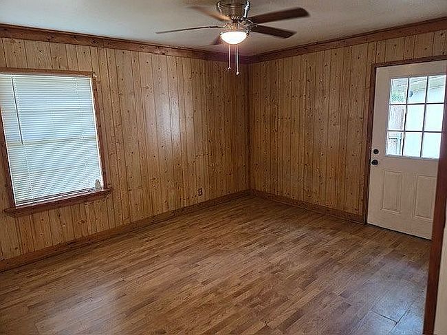 Photo of 1005 Callahan Ave, Conroe, TX