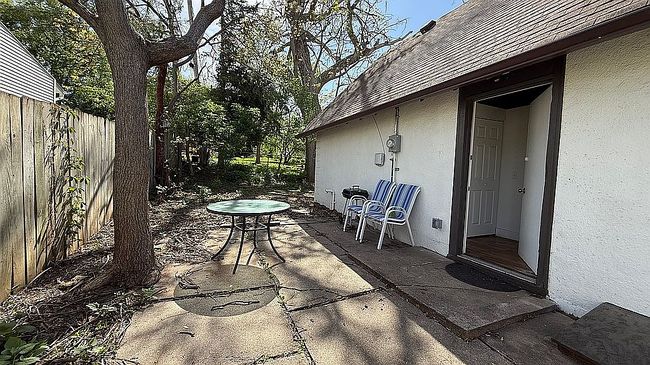 Image of 5630 Blondo St