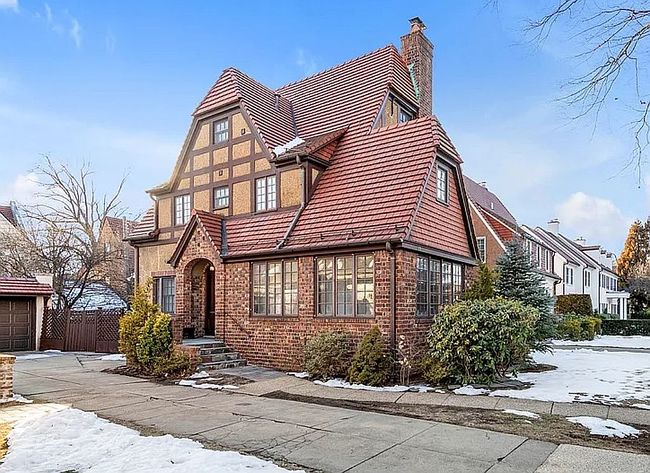 Photo of 93 Groton St, Forest Hills Gardens, NY