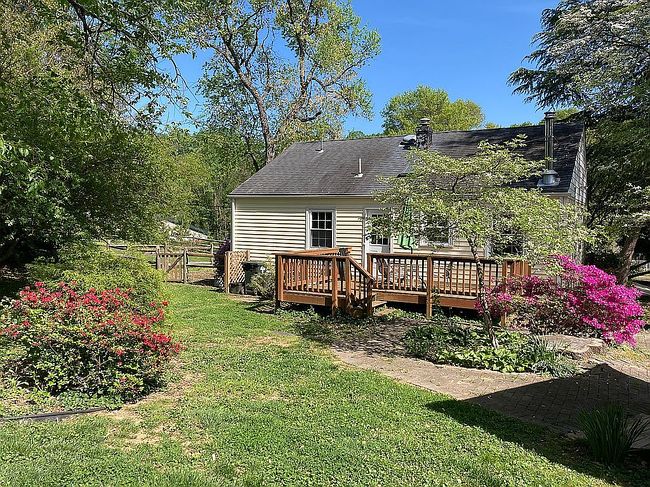 Photo of 1930 Pimmit Dr, Falls Church, VA