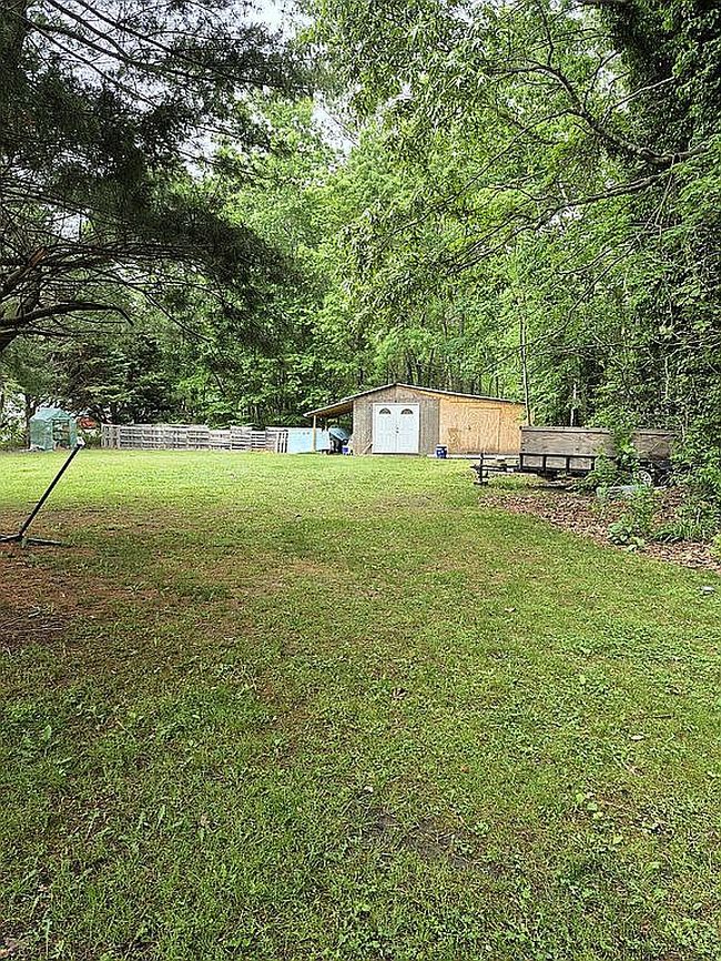 Image of 32350 Hilltop Dr