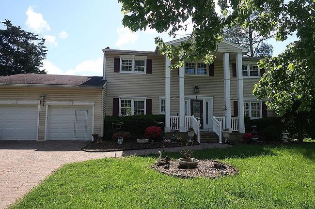 16 Winfield Dr, Parsippany, NJ