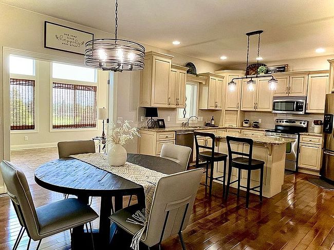 Additional photo 3 of property located at 215 Fairway Dr