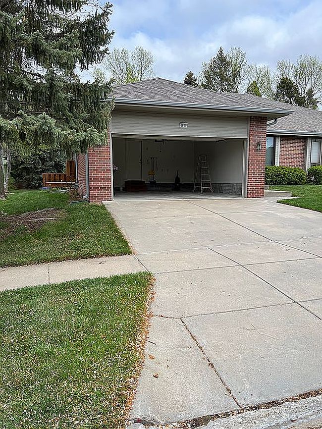 Photo of 4900 Old Creek Rd, Lincoln, NE