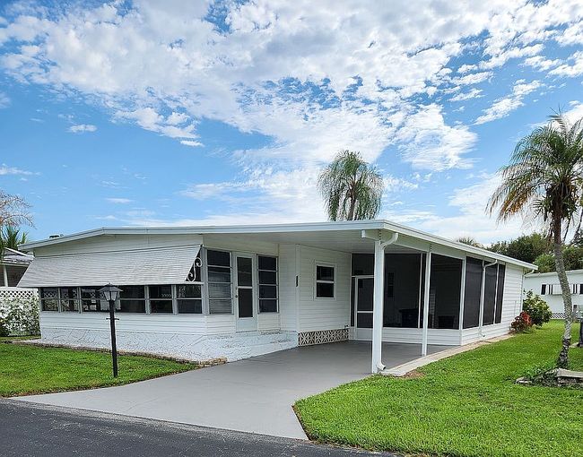 121 Concord Walk, Fort Myers, FL