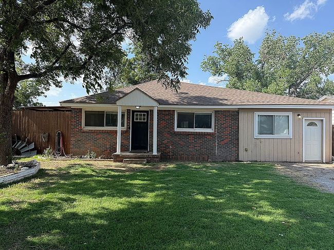 Photo of 122 E Lincoln St, Hollis, OK