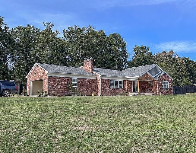 Photo of 281 Grove Heights Rd, Berkeley Springs, WV