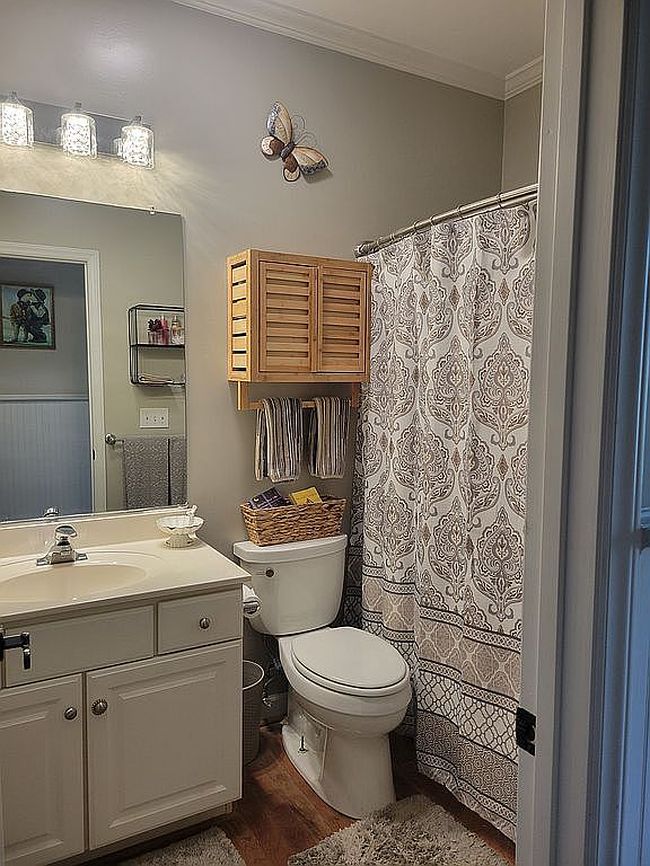 Photo of 105 Meadows Edge Rd, Clemmons, NC