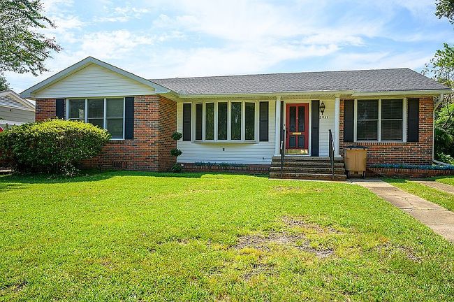 Preview of property located at 2911 Thornhill Dr