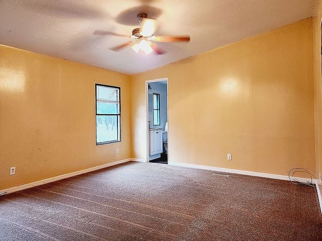 Photo of 651 N State Road 21, Hawthorne, FL