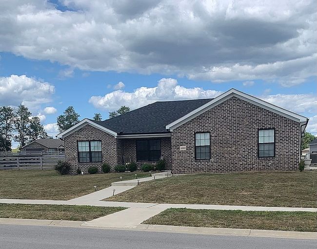 Photo of 4000 Hollyhock Ln