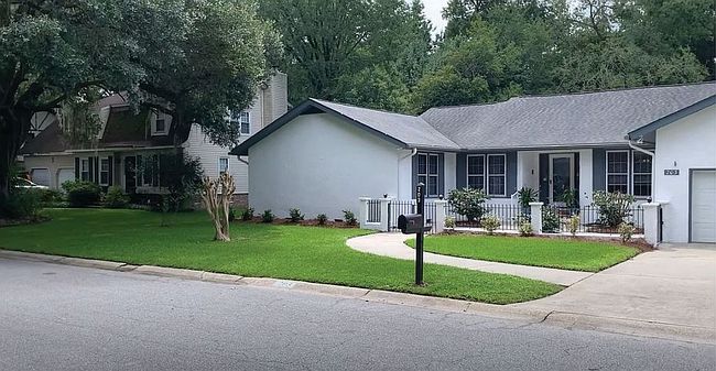 Additional photo 1 of property located at 203 Seven Oaks Ln