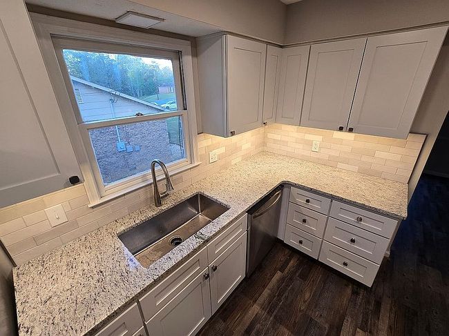 Image of 5657 Canberra Ave