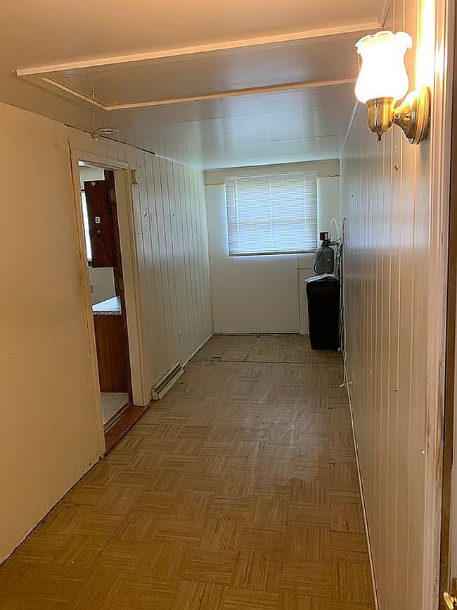 Image of 317 S Spring St