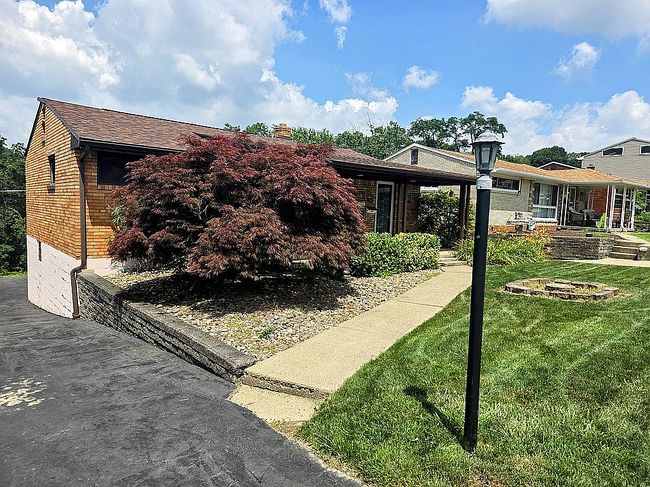 Photo of 115 Bost Dr, West Mifflin, PA