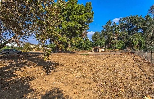 Image of 1734 Sylvan Blvd