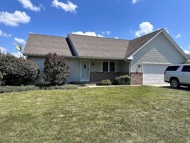 Photo of 136 Post Rd, Virden, IL