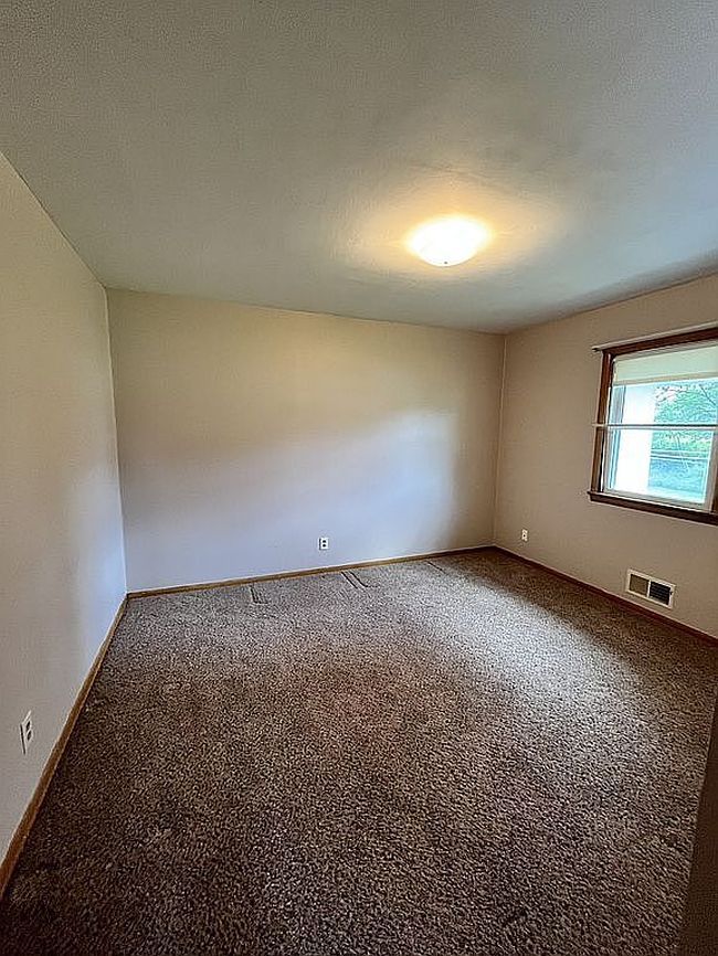 Photo of 4546 August Way E, Inver Grove Heights, MN