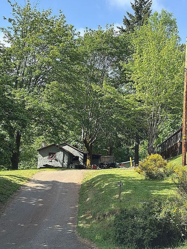 464 Montgomery Ave, Glendale, OR