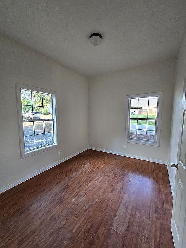Photo of 407 N 4th St, De Queen, AR
