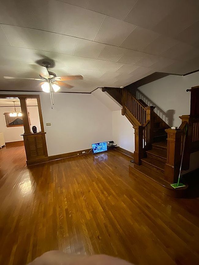 Image of 265 W Main St