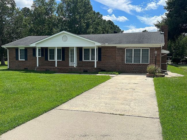 Photo of 80 White Oak Ln