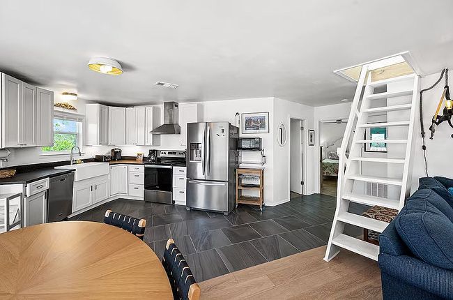 Additional photo 1 of property located at 6747 Sea Shell Dr