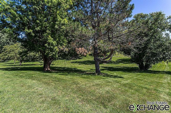 Photo of 3065 Parkwild Dr, Bettendorf, IA