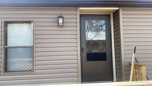 Image of 133 E Elm St