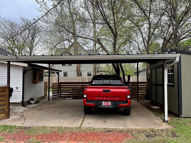 Image of 422 E Frank St