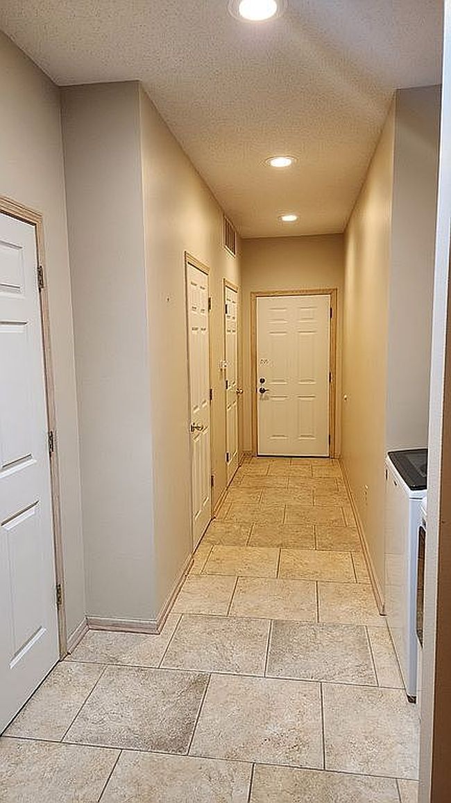 Photo of 2048 Hunters Ridge Dr, Mason City, IA