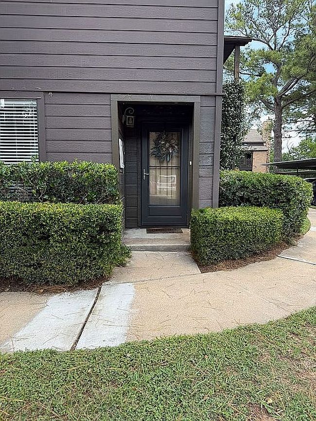 Preview of property located at 12755 Mill Ridge Dr #518