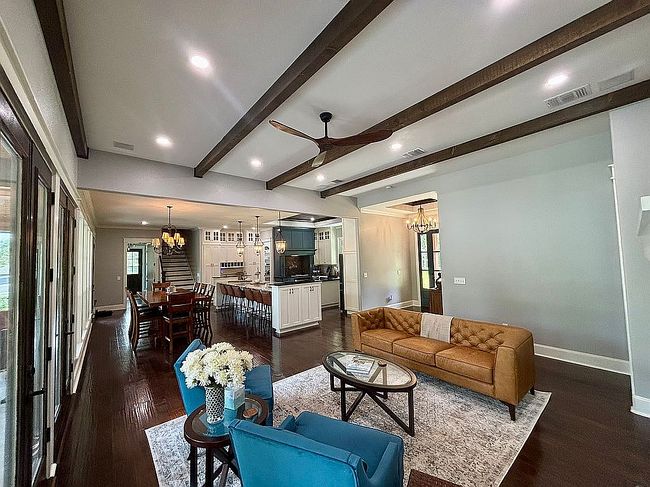 Image of 1255 Post Oak Rd