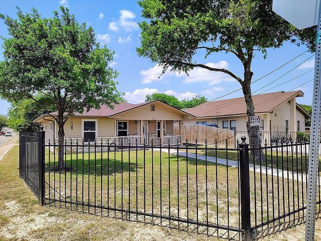 Image of 295 Riverdale Dr