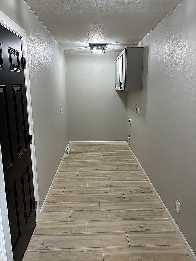 Image of 321 W Cedar St
