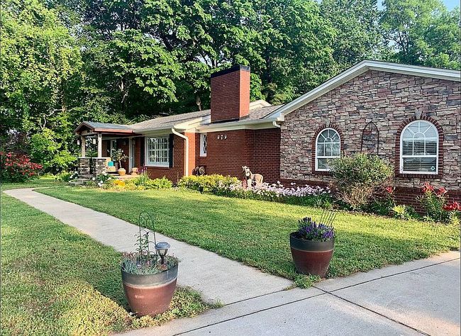 Photo of 379 Oakland Rd, Clarksville, TN