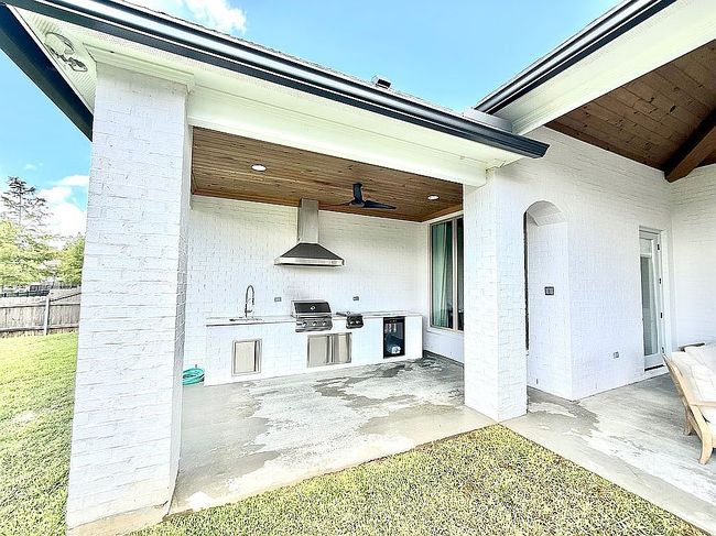 Photo of 301 Cedar Lake Dr, Youngsville, LA