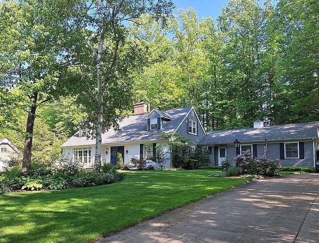 Photo of 5675 Winthrop Dr, Erie, PA