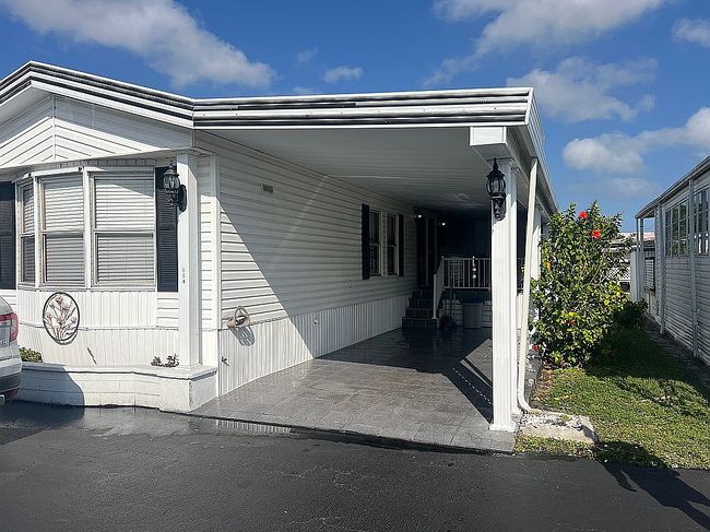 Photo of 114 Lone Pine Dr