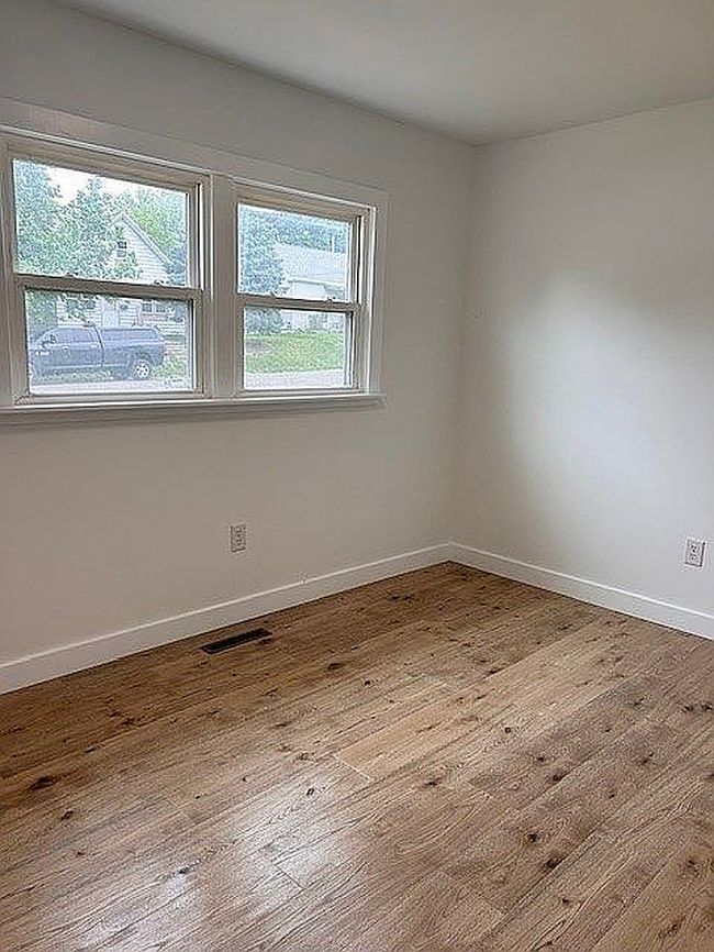Photo of 1704 Van Buren St, Quincy, IL