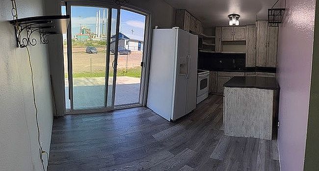 Additional photo 1 of property located at 209 Birch Ct