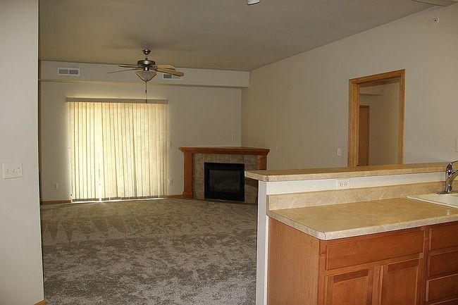 Photo of 470 N 1st Ave Apt 204, Iowa City, IA