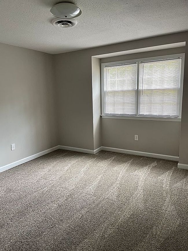 Photo of 6000 River Rd Apt 19, Washington, NC