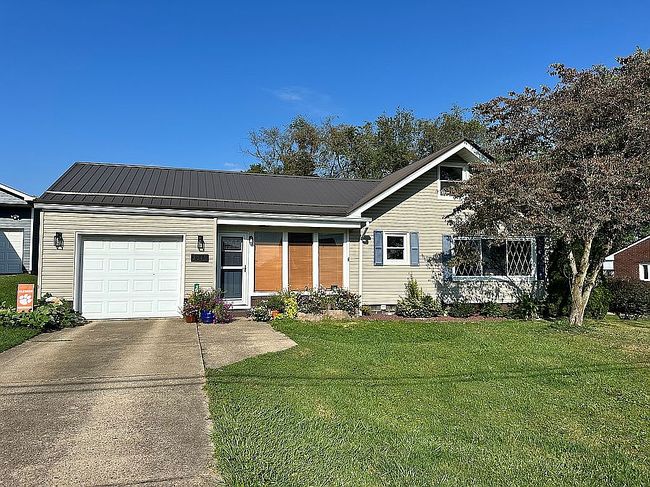 Photo of 2045 Oak Dr, Ford City, PA