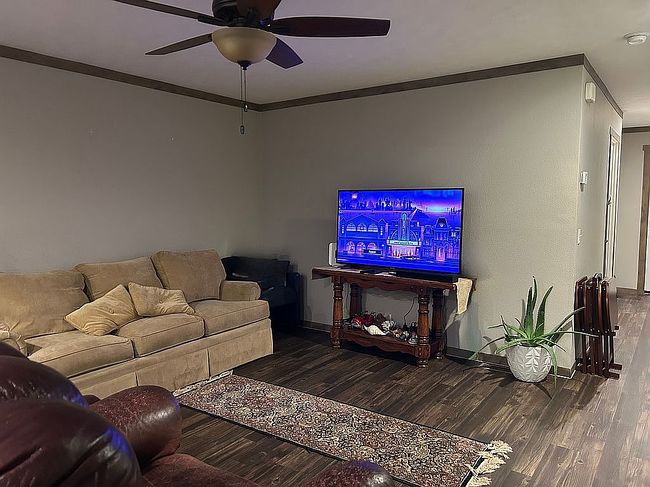 Additional photo 3 of property located at 617 Holfords Prairie Rd Trailer 1072