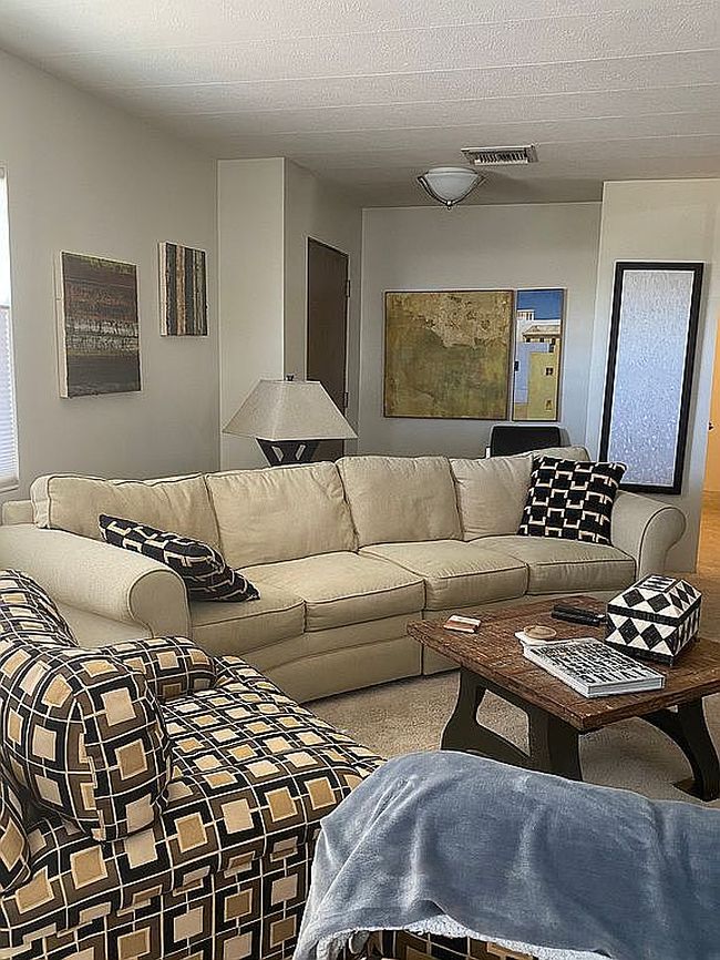 Image of 433 Butterfield