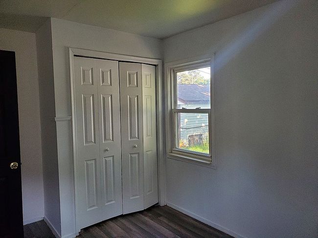 Photo of 255 W Rutgers Ave, Pontiac, MI